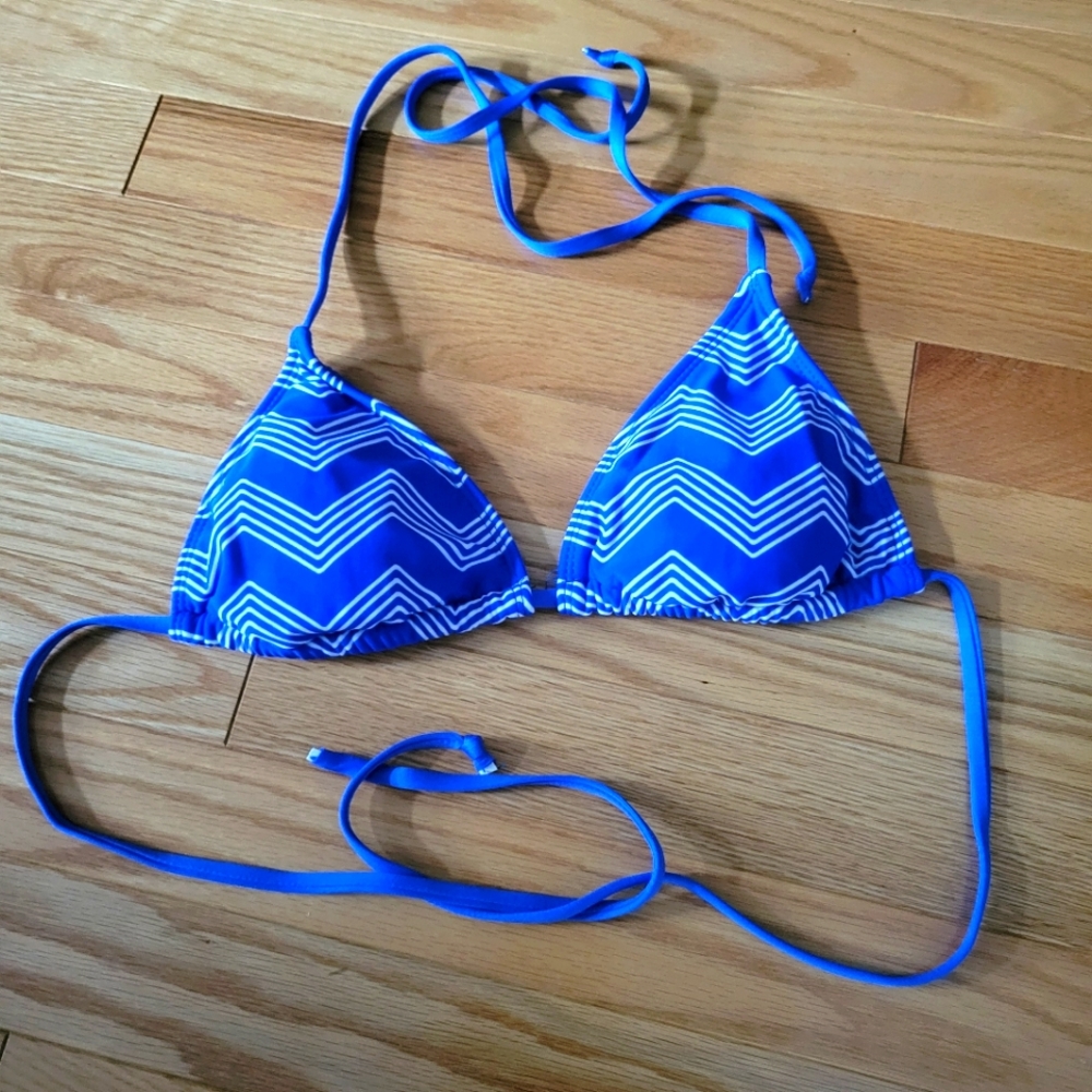 NWOT Mossimo Triangle Bikini Top - Picture 3 of 9